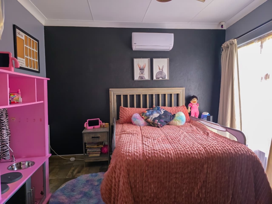 4 Bedroom Property for Sale in Ninapark Gauteng