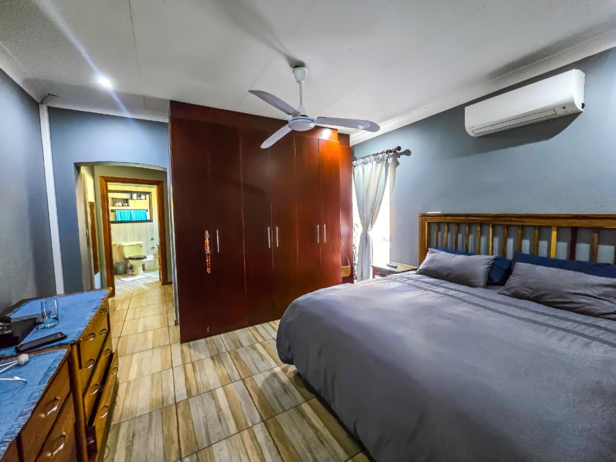4 Bedroom Property for Sale in Ninapark Gauteng