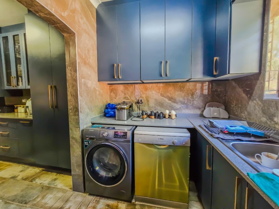 4 Bedroom Property for Sale in Ninapark Gauteng