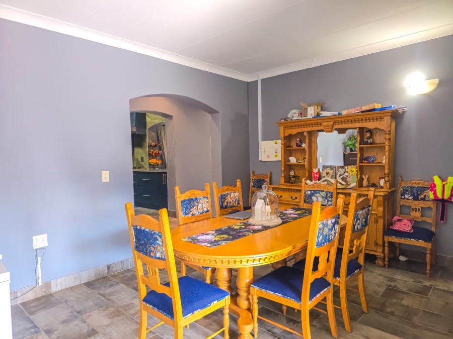 4 Bedroom Property for Sale in Ninapark Gauteng