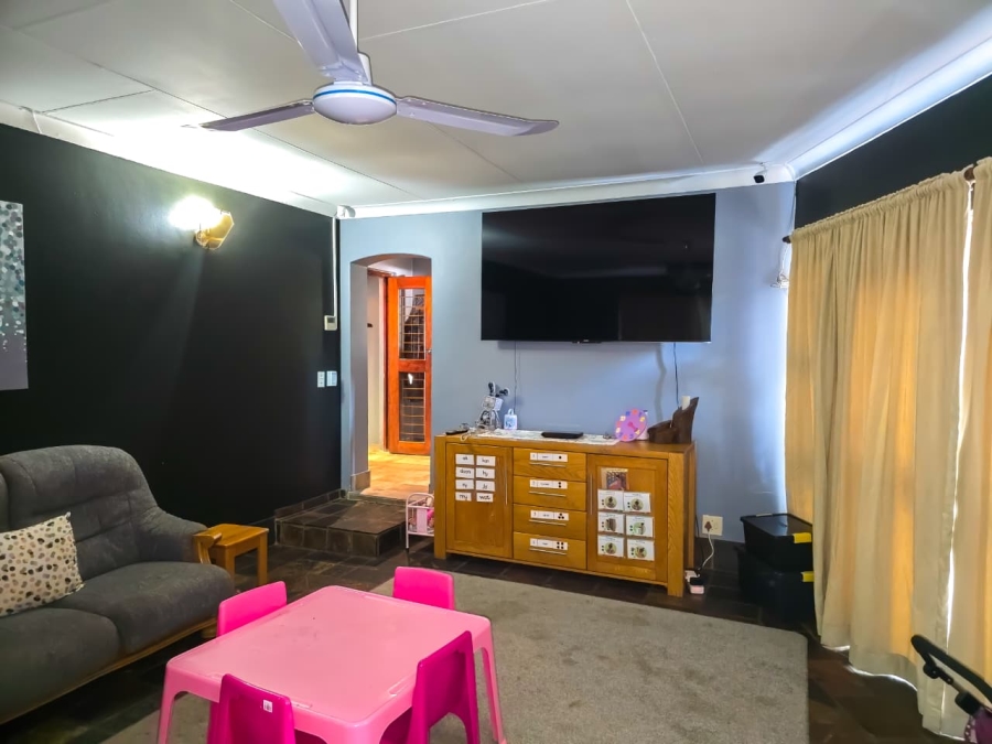 4 Bedroom Property for Sale in Ninapark Gauteng
