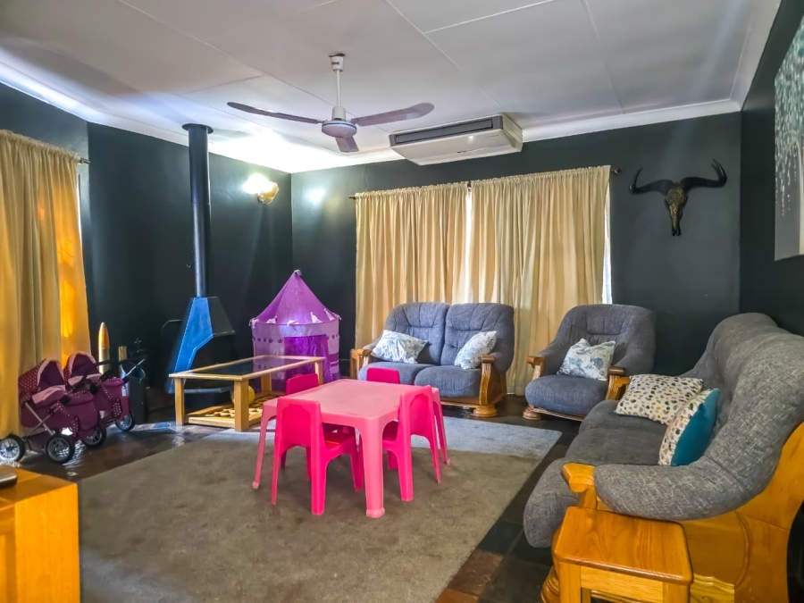 4 Bedroom Property for Sale in Ninapark Gauteng