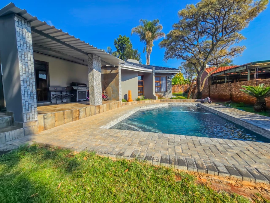 4 Bedroom Property for Sale in Ninapark Gauteng