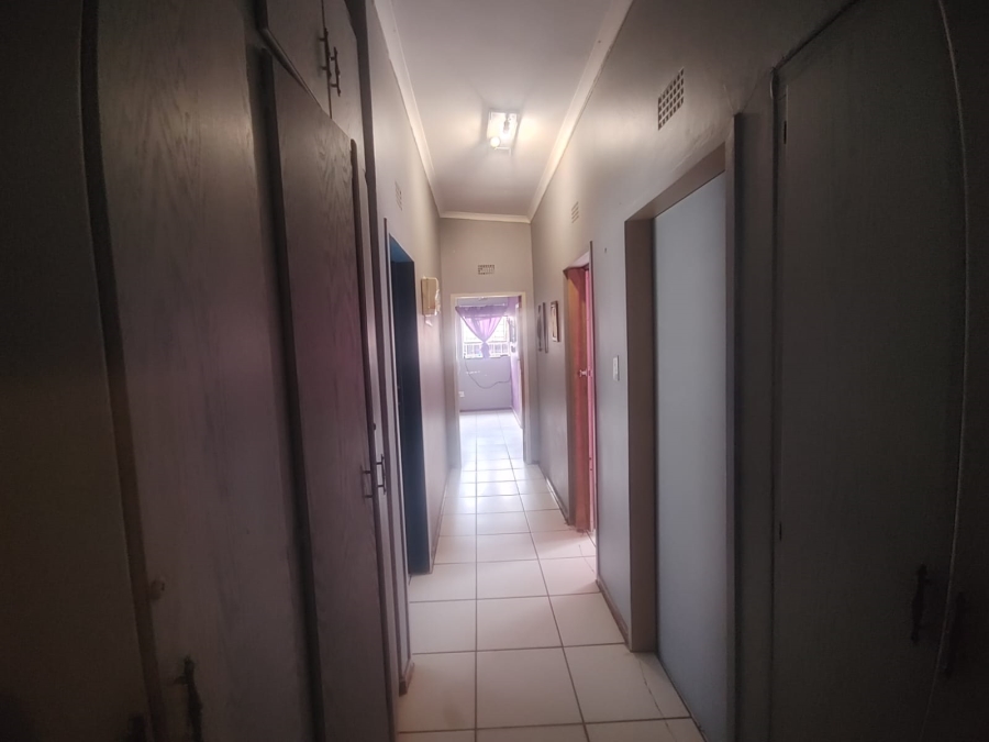To Let 4 Bedroom Property for Rent in Falcon Ridge Gauteng