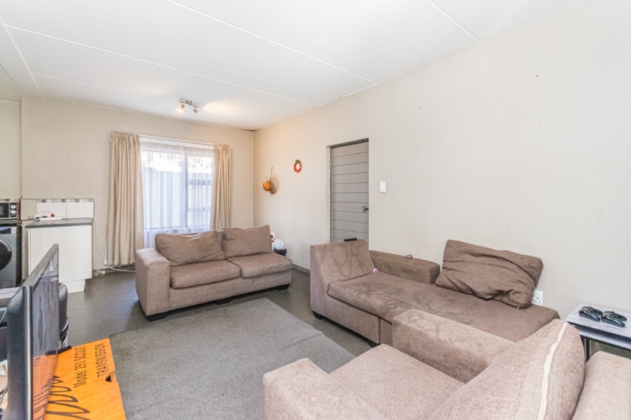 To Let 2 Bedroom Property for Rent in Kimbult A H Gauteng