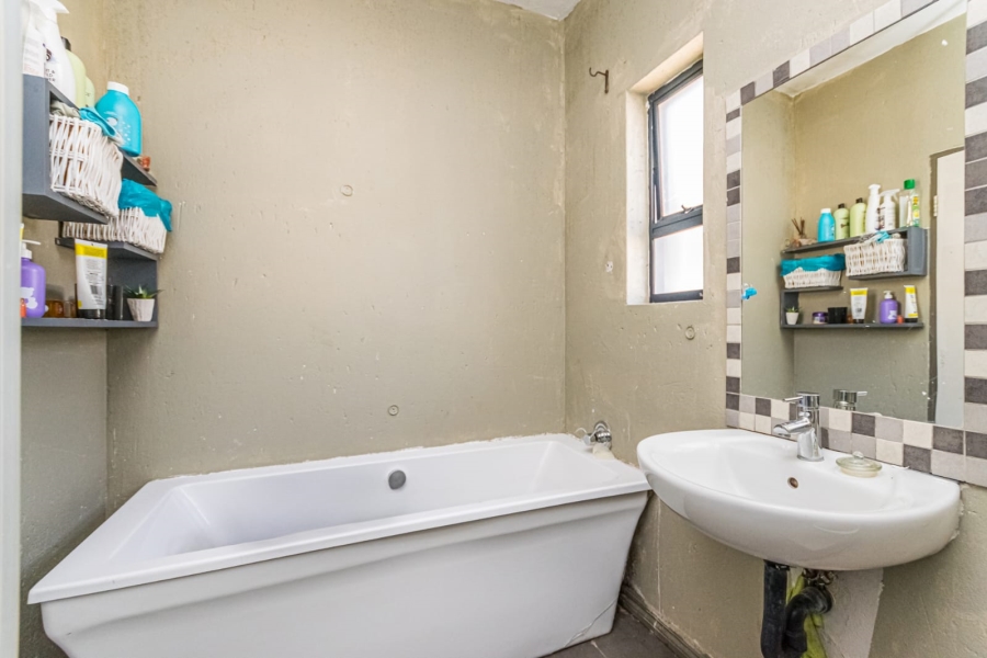 To Let 2 Bedroom Property for Rent in Kimbult A H Gauteng