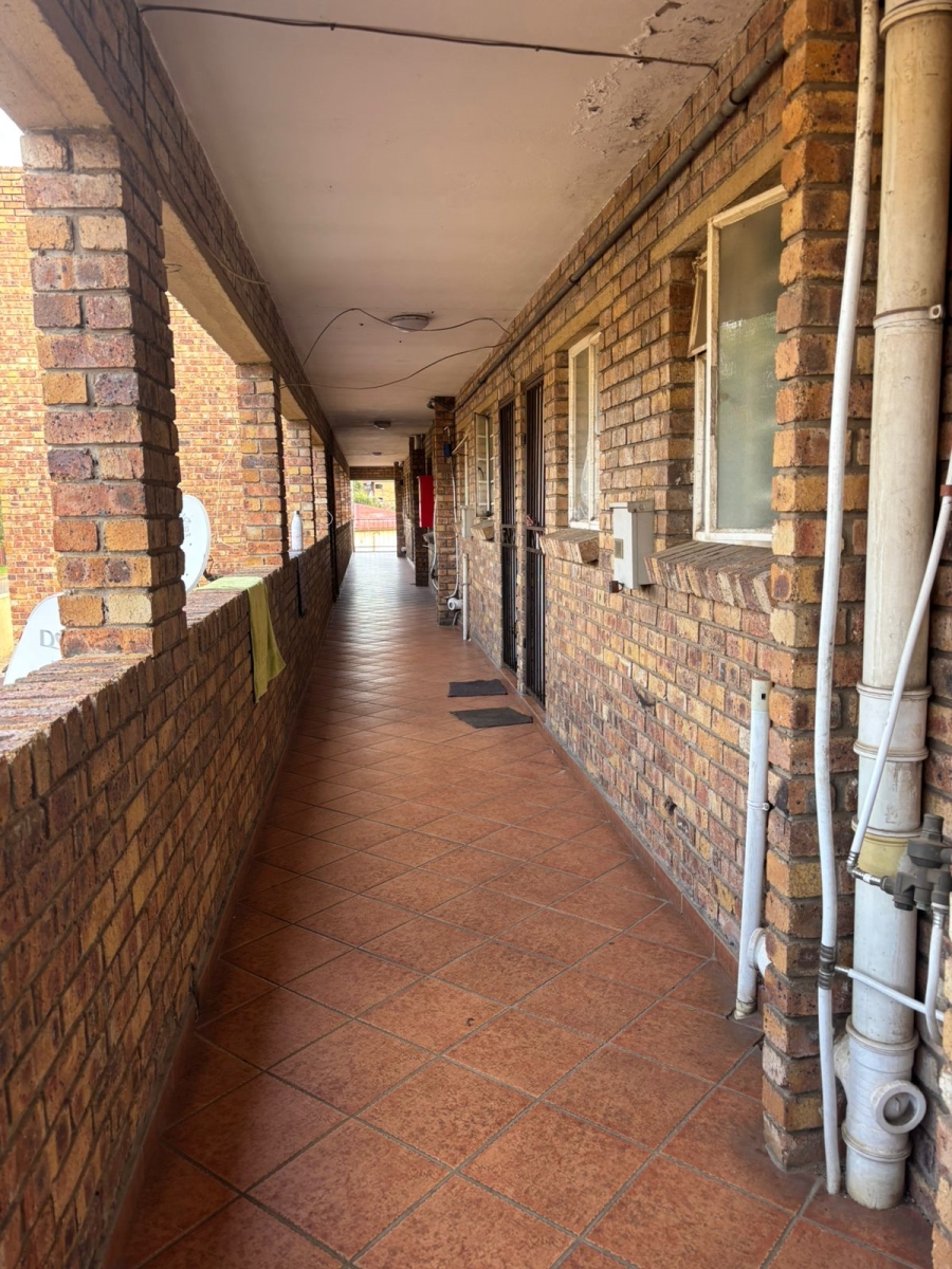 2 Bedroom Property for Sale in Edleen Gauteng