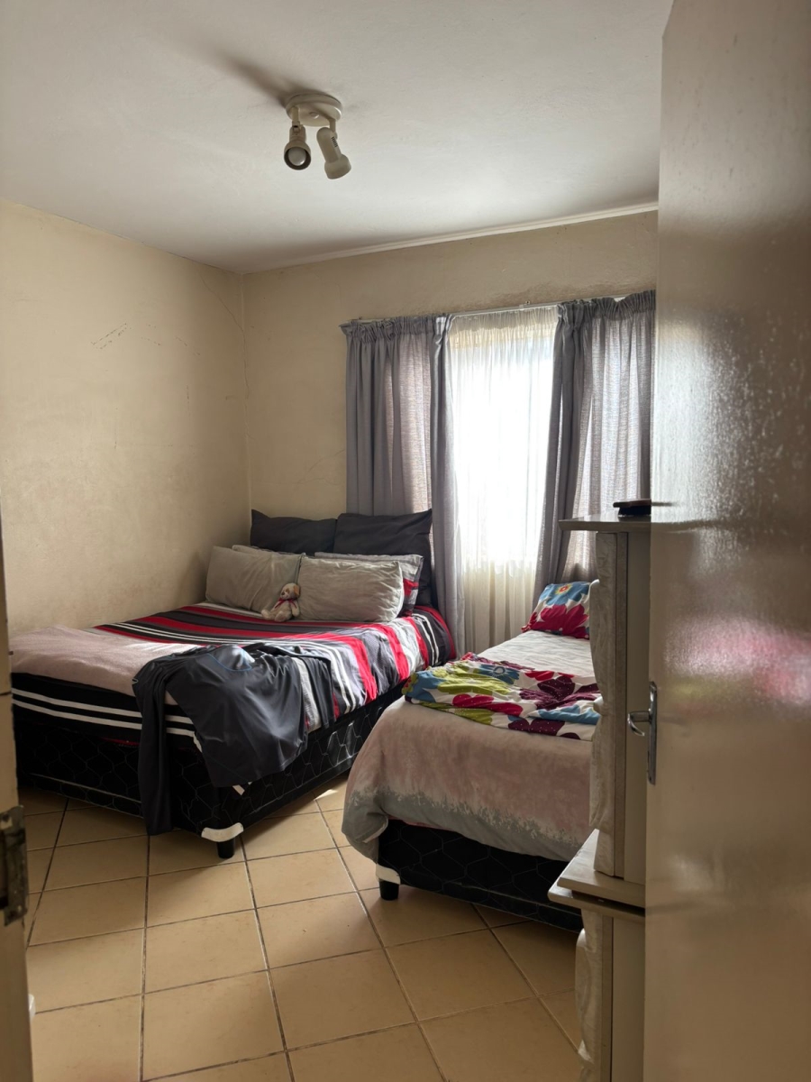 2 Bedroom Property for Sale in Edleen Gauteng