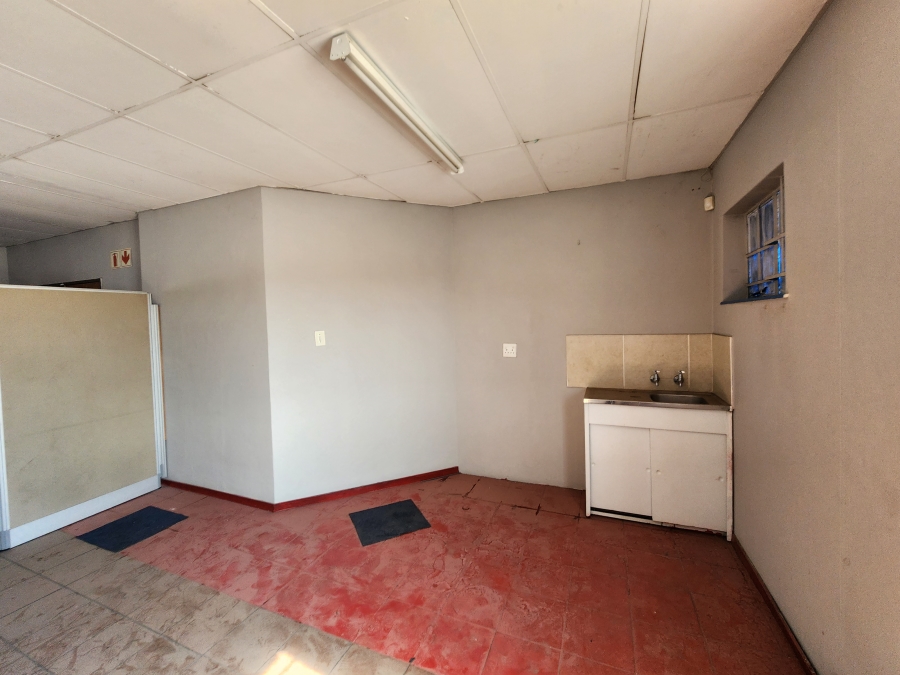 To Let Commercial Property for Rent in Koedoespoort Industrial Gauteng