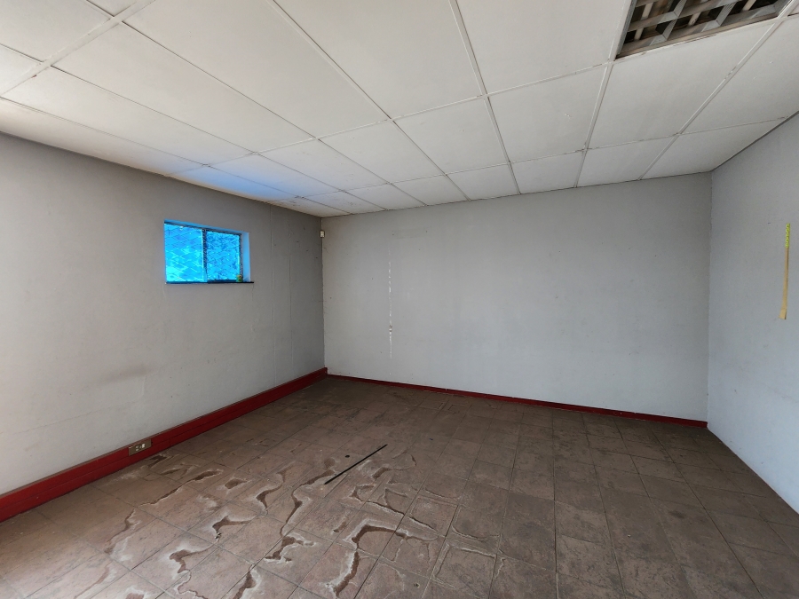 To Let Commercial Property for Rent in Koedoespoort Industrial Gauteng