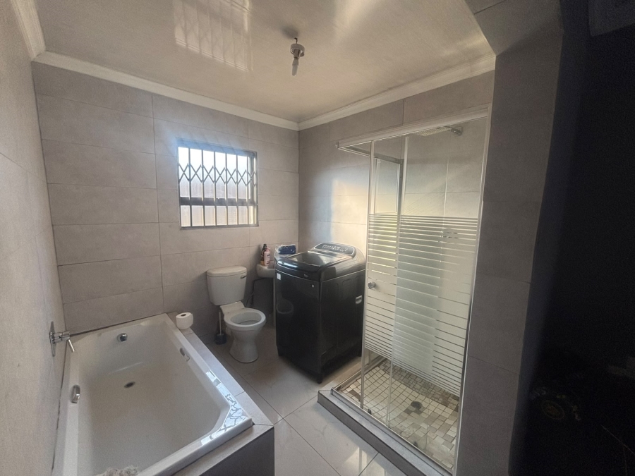 3 Bedroom Property for Sale in Vanderbijlpark CE 7 Gauteng