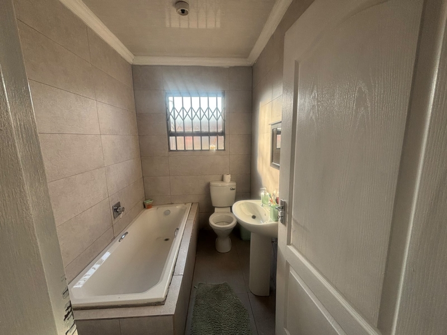3 Bedroom Property for Sale in Vanderbijlpark CE 7 Gauteng