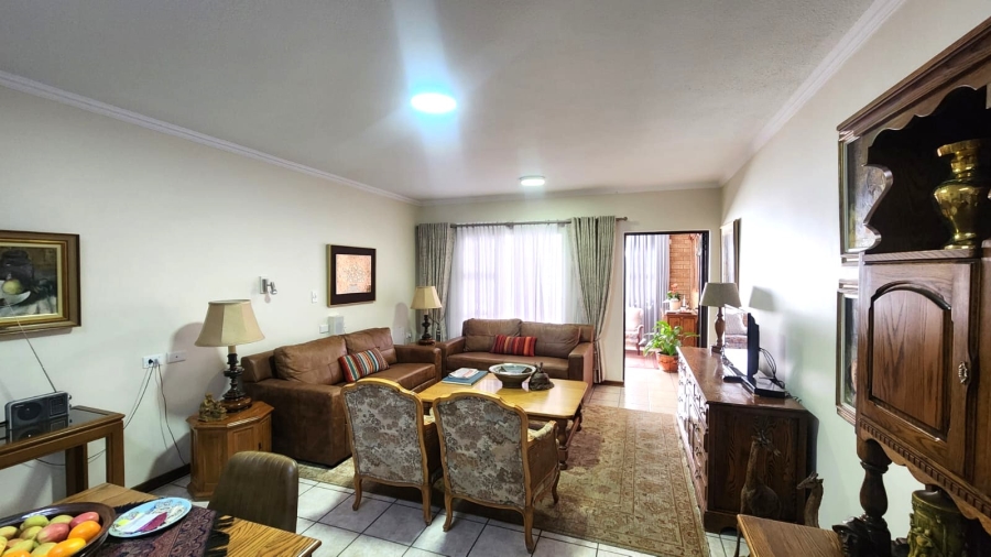 1 Bedroom Property for Sale in Garsfontein Gauteng