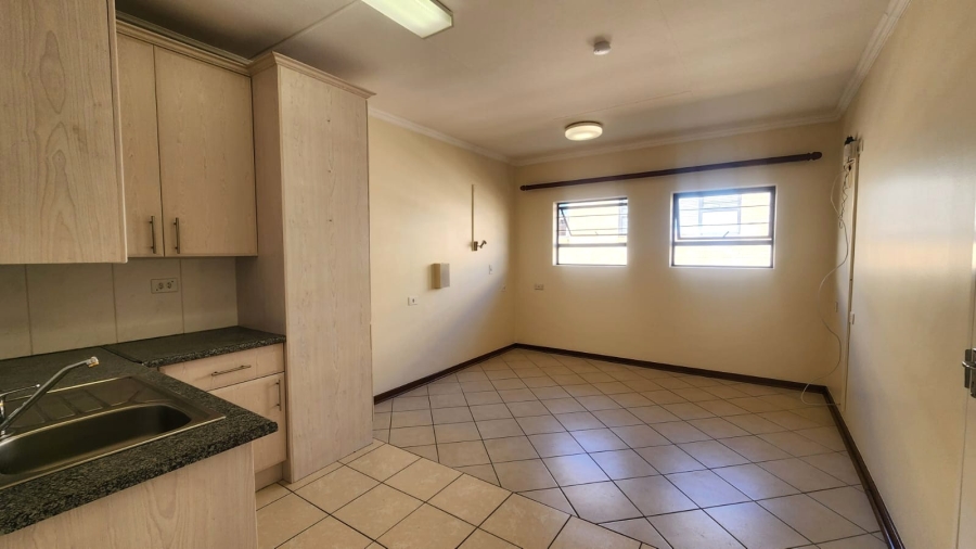 1 Bedroom Property for Sale in Garsfontein Gauteng