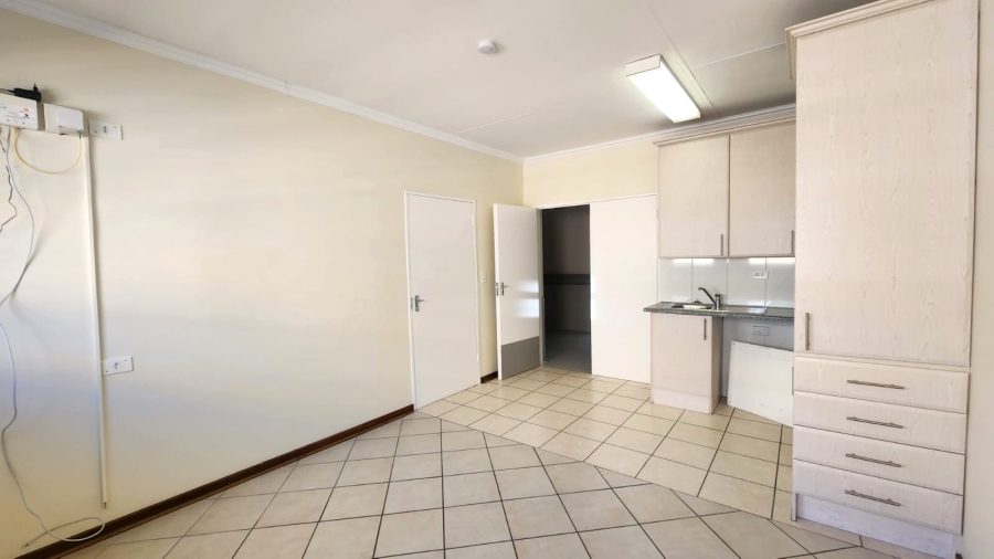 1 Bedroom Property for Sale in Garsfontein Gauteng