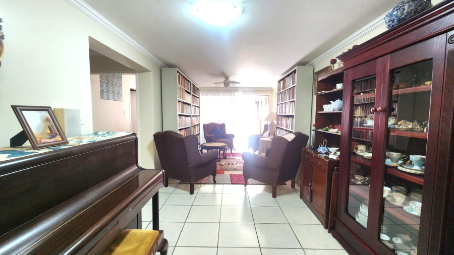 2 Bedroom Property for Sale in Garsfontein Gauteng