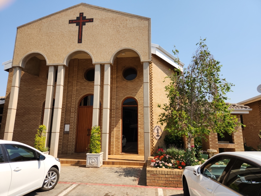 2 Bedroom Property for Sale in Garsfontein Gauteng