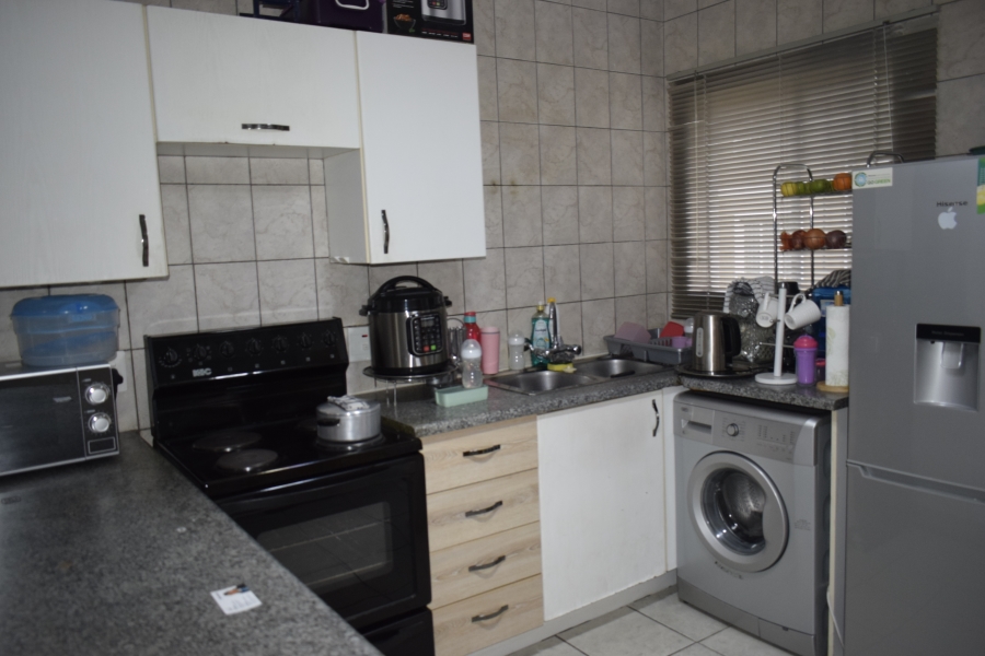 2 Bedroom Property for Sale in Comet Gauteng
