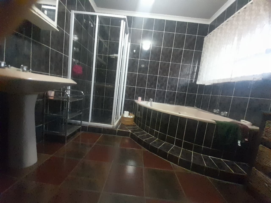 4 Bedroom Property for Sale in Ferryvale Gauteng