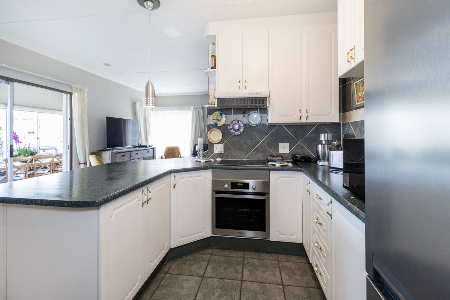 2 Bedroom Property for Sale in Erasmuskloof Gauteng