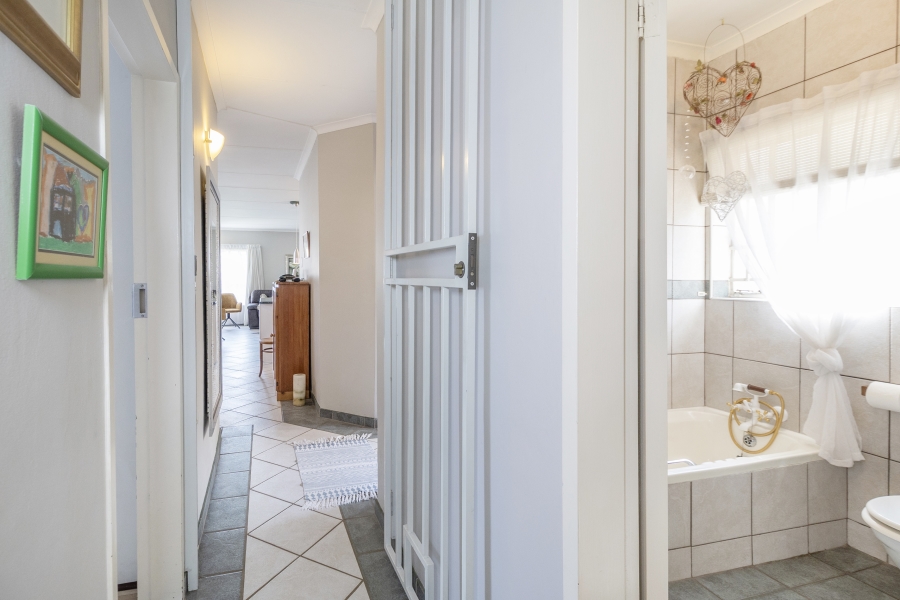 2 Bedroom Property for Sale in Erasmuskloof Gauteng
