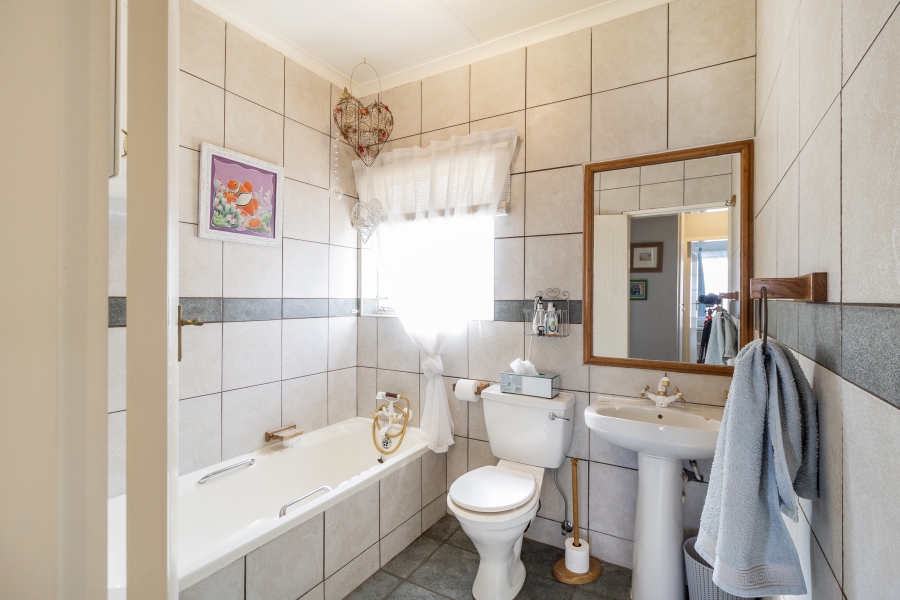 2 Bedroom Property for Sale in Erasmuskloof Gauteng