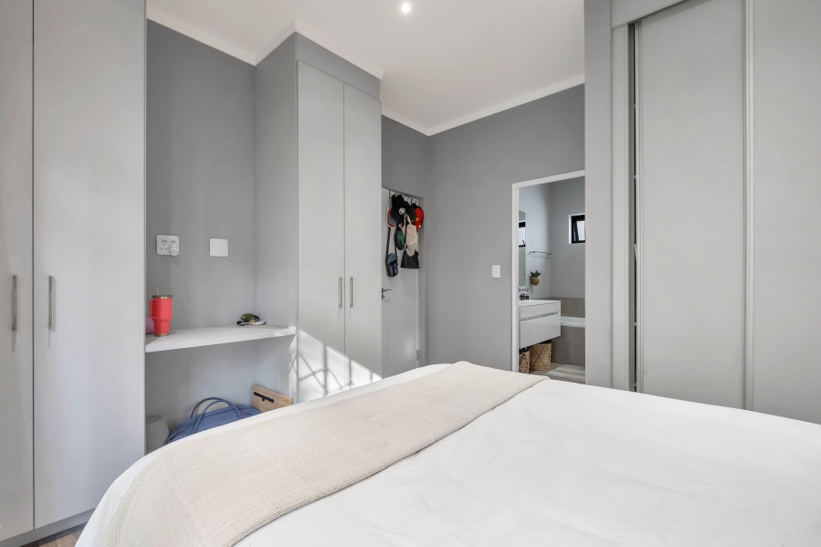 2 Bedroom Property for Sale in Rosebank Gauteng