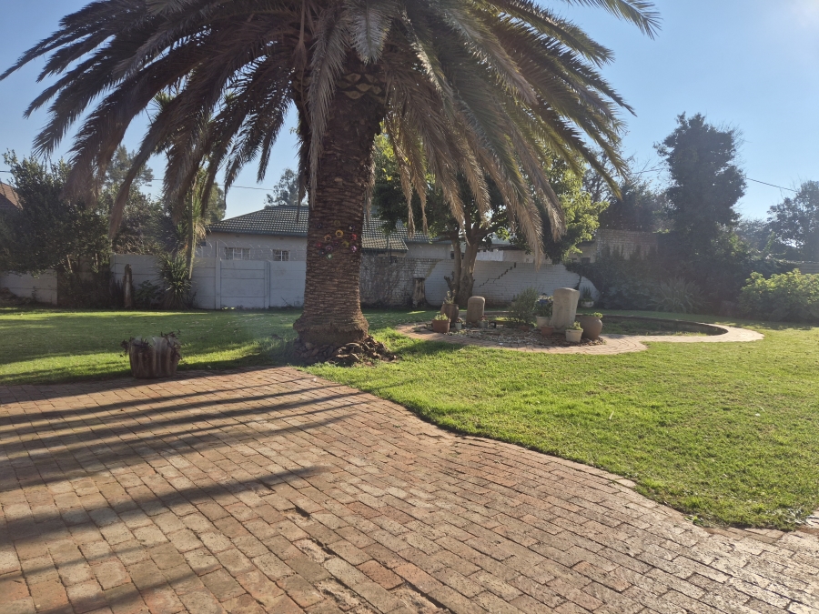 To Let 3 Bedroom Property for Rent in Selection Park Gauteng