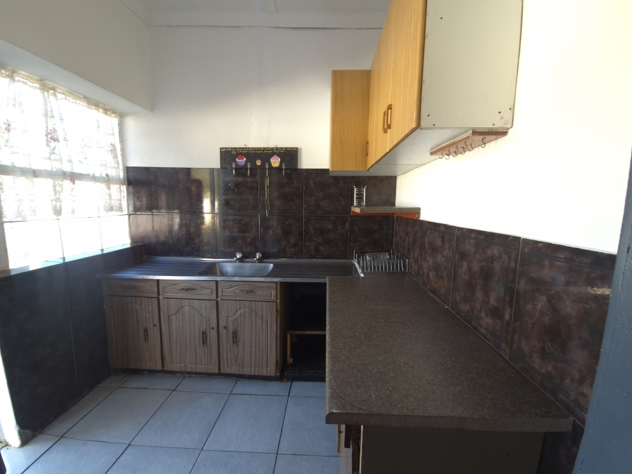 To Let 3 Bedroom Property for Rent in Selection Park Gauteng
