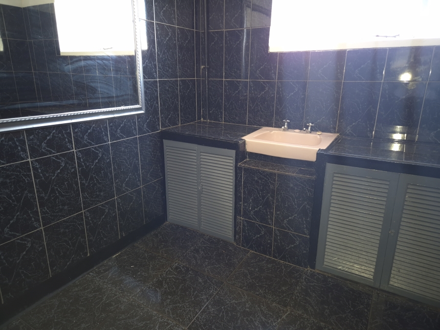 To Let 3 Bedroom Property for Rent in Selection Park Gauteng