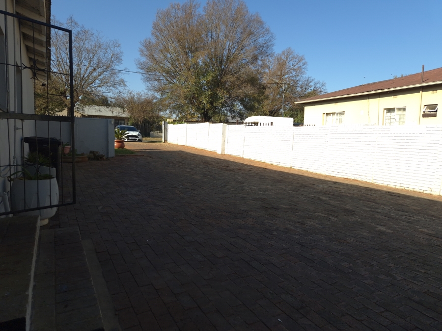 To Let 3 Bedroom Property for Rent in Selection Park Gauteng