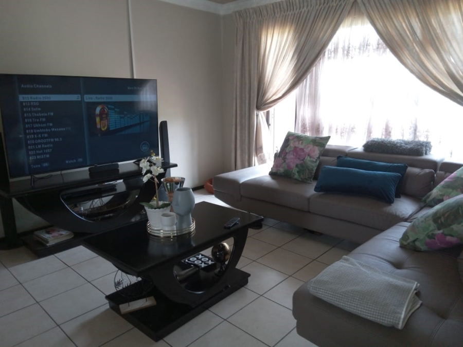 2 Bedroom Property for Sale in Minnebron Gauteng