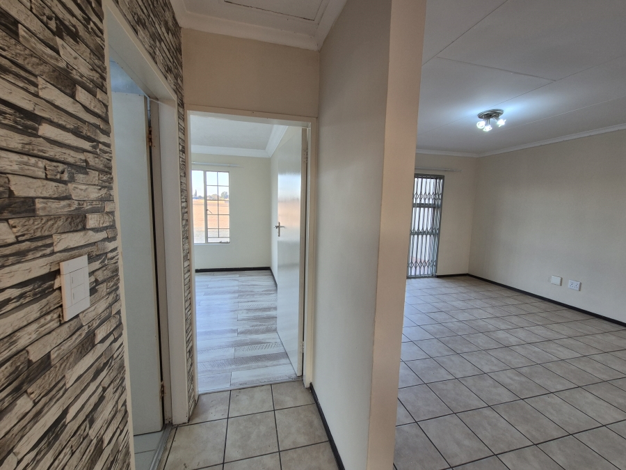 2 Bedroom Property for Sale in Minnebron Gauteng