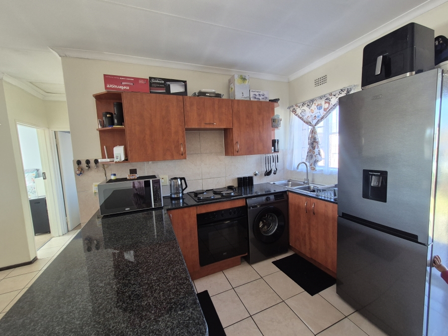 2 Bedroom Property for Sale in Sonneveld Gauteng
