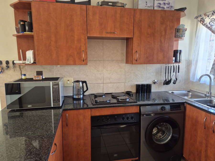 2 Bedroom Property for Sale in Sonneveld Gauteng