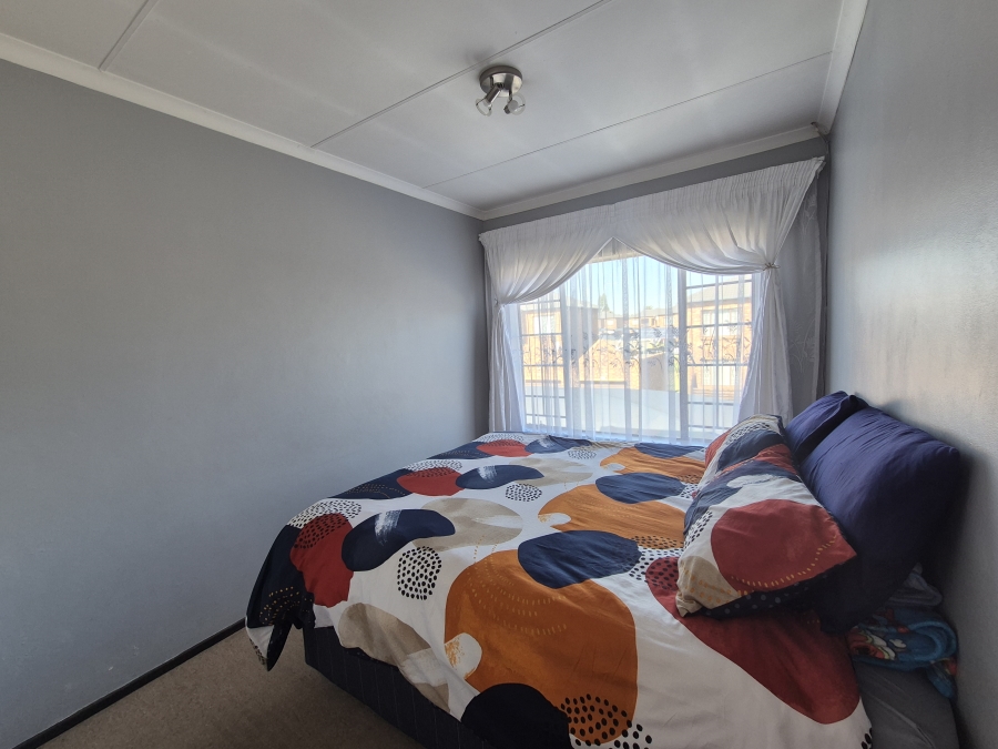 2 Bedroom Property for Sale in Sonneveld Gauteng