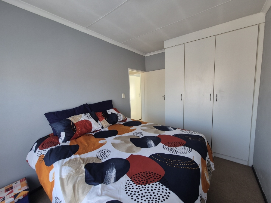 2 Bedroom Property for Sale in Sonneveld Gauteng