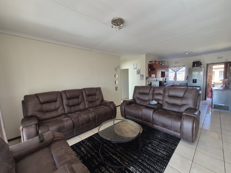 2 Bedroom Property for Sale in Sonneveld Gauteng