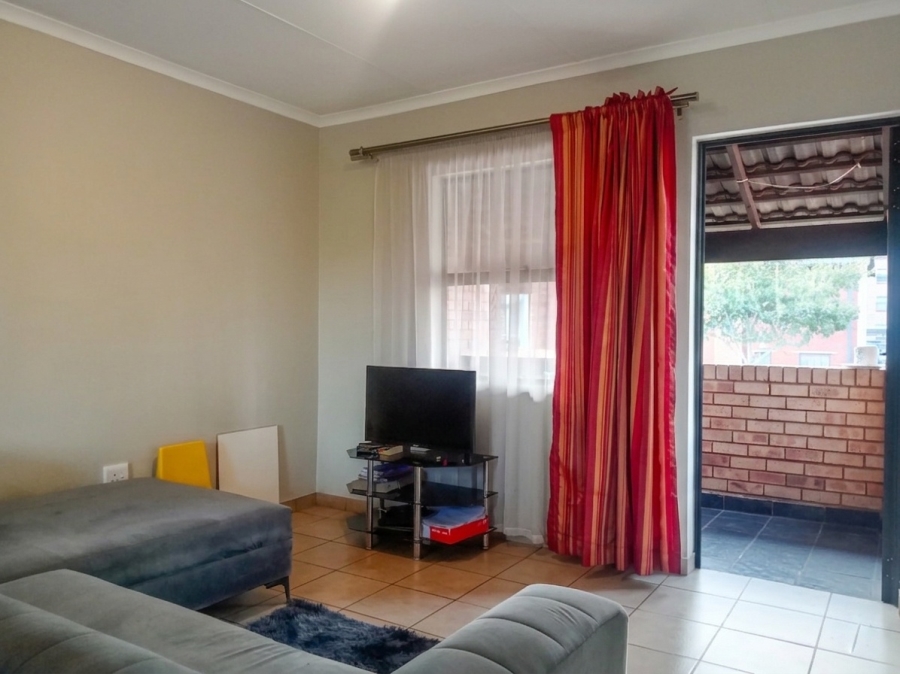 2 Bedroom Property for Sale in Olifantsvlei Gauteng