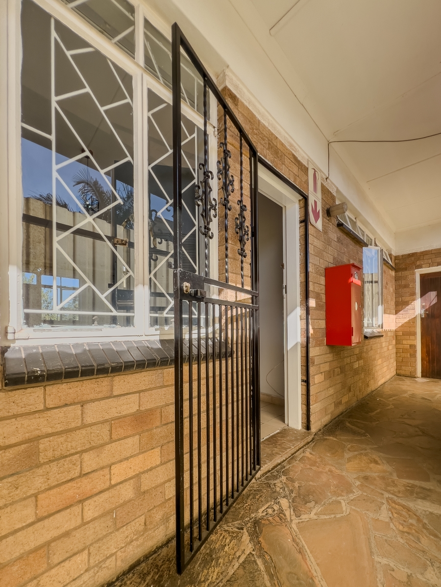 1 Bedroom Property for Sale in Birchleigh Gauteng