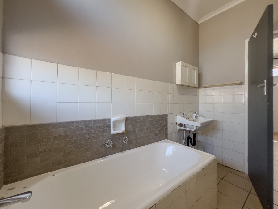 1 Bedroom Property for Sale in Birchleigh Gauteng