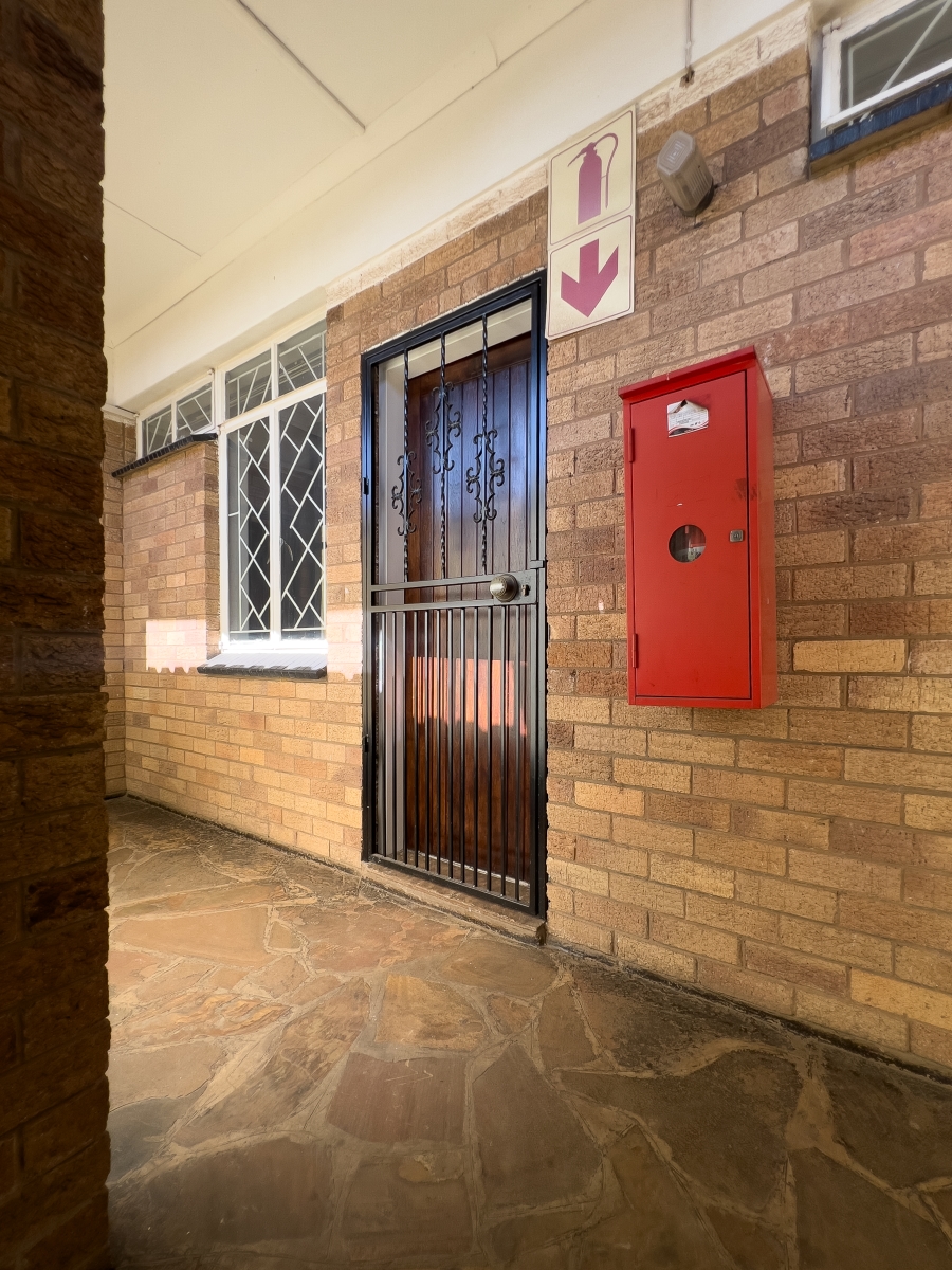 1 Bedroom Property for Sale in Birchleigh Gauteng