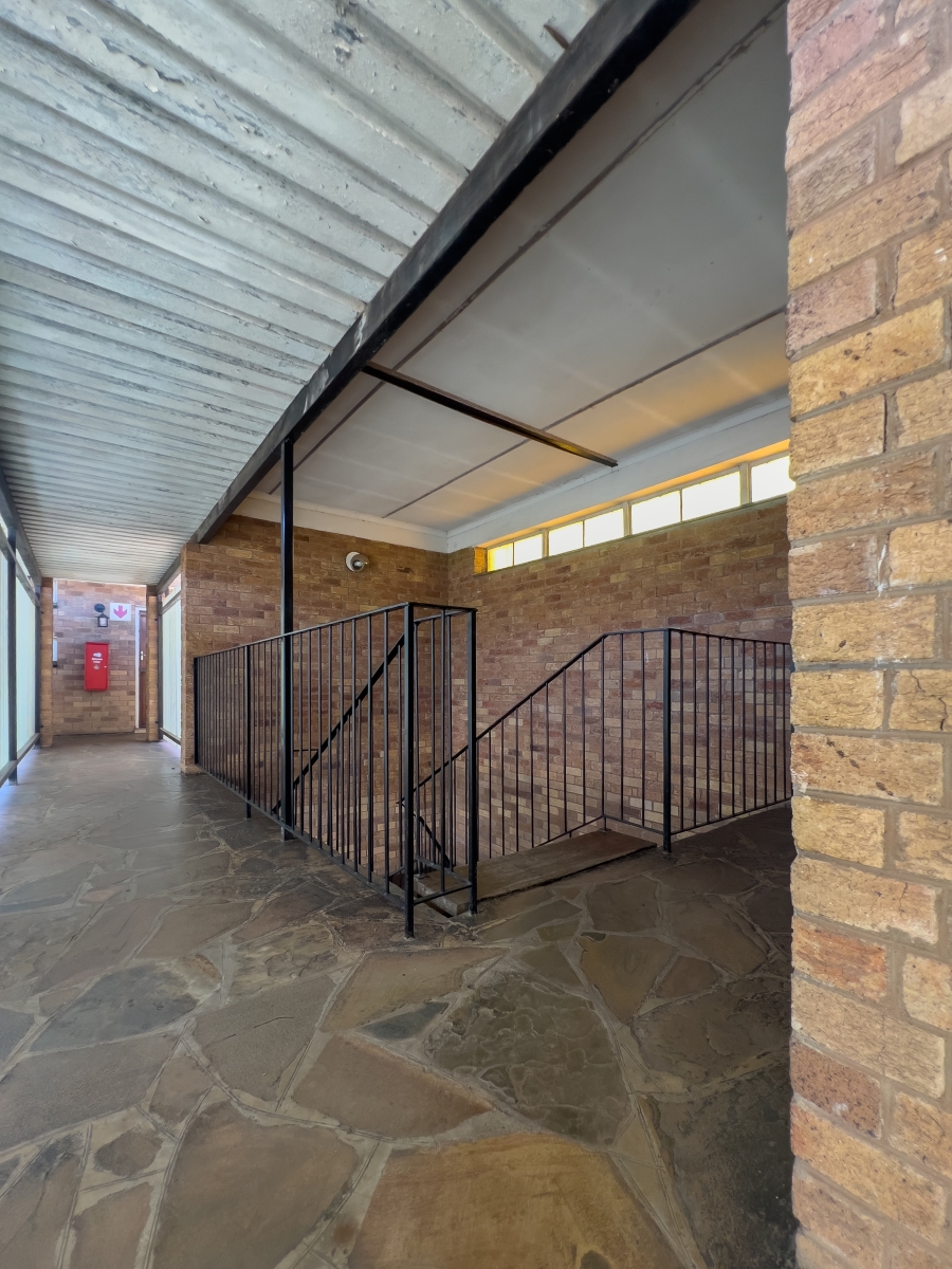 1 Bedroom Property for Sale in Birchleigh Gauteng