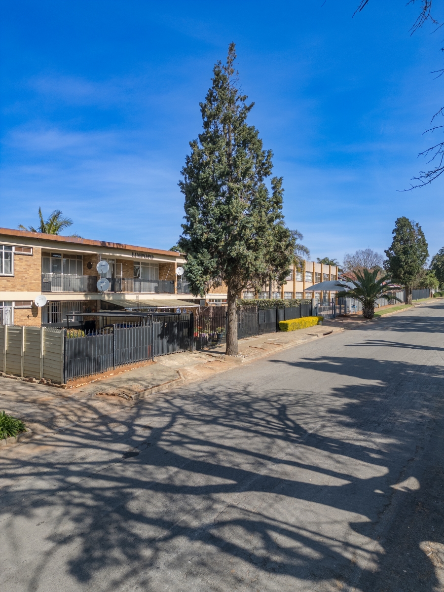1 Bedroom Property for Sale in Birchleigh Gauteng