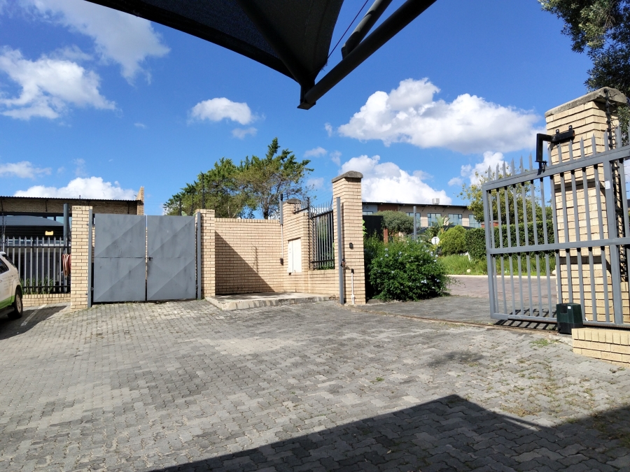 To Let Commercial Property for Rent in North Riding Gauteng