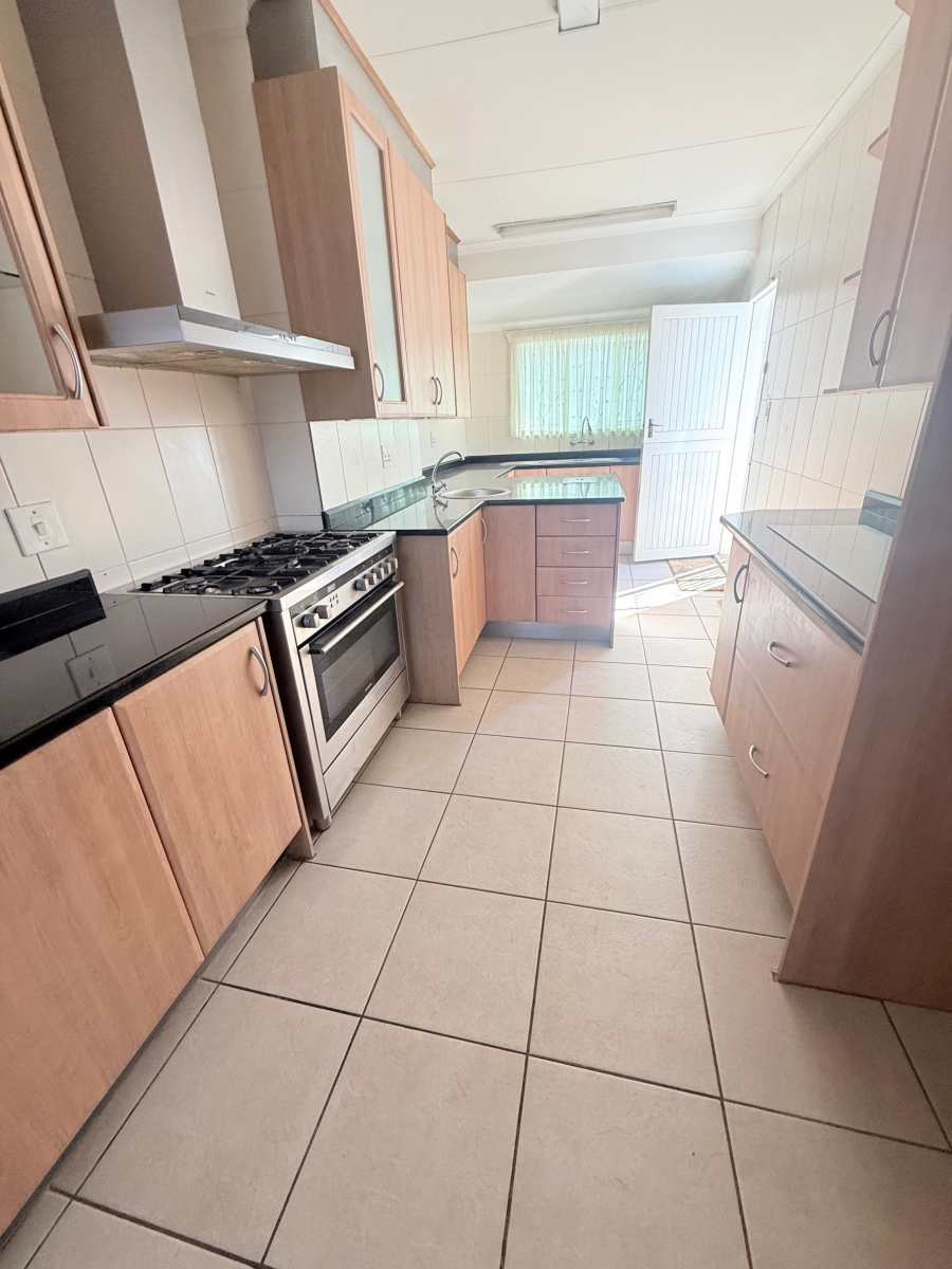 4 Bedroom Property for Sale in Mondeor Gauteng