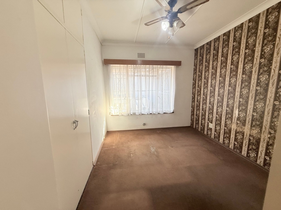 4 Bedroom Property for Sale in Mondeor Gauteng