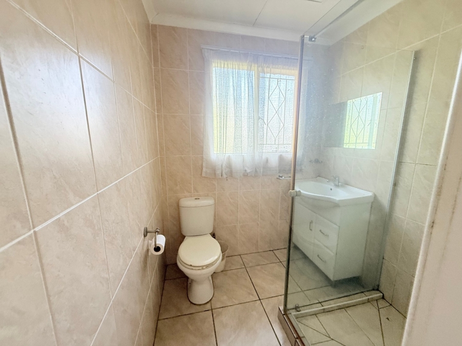 4 Bedroom Property for Sale in Mondeor Gauteng