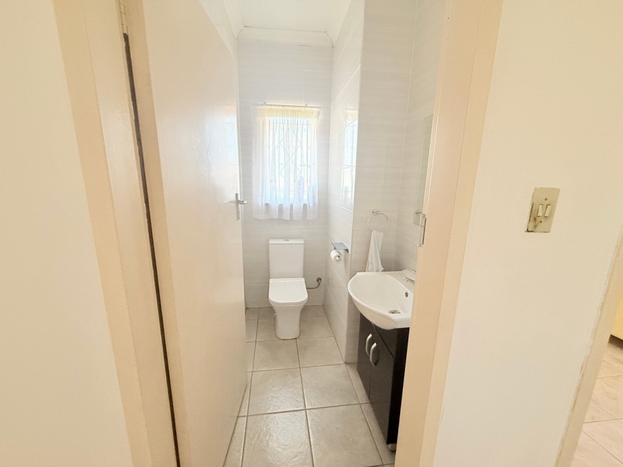 4 Bedroom Property for Sale in Mondeor Gauteng