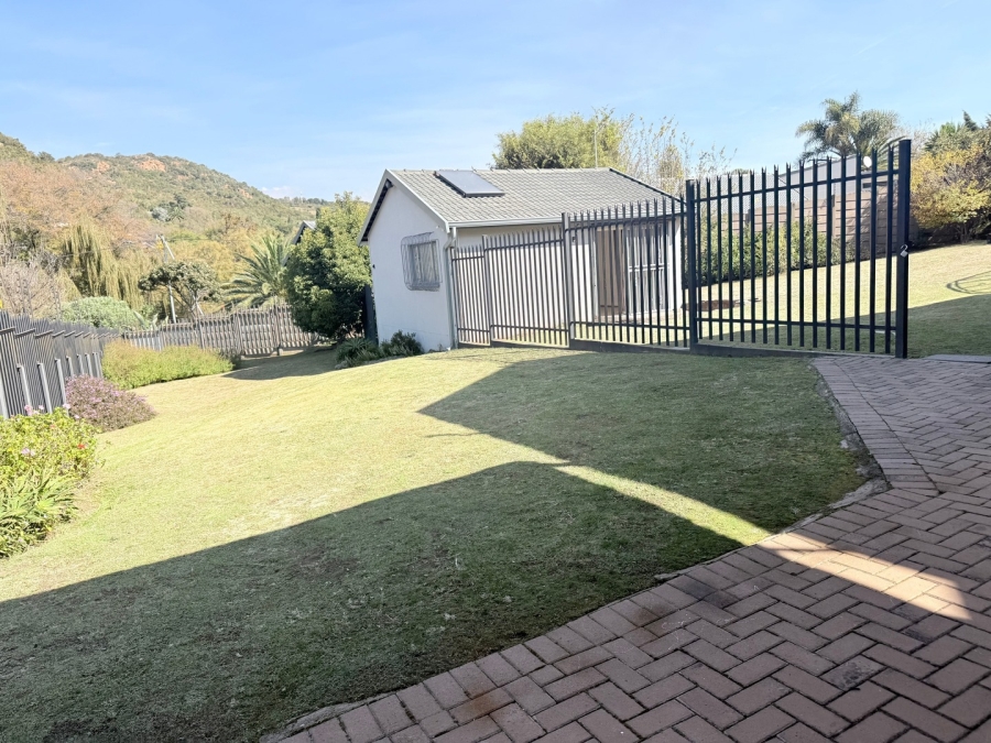4 Bedroom Property for Sale in Mondeor Gauteng